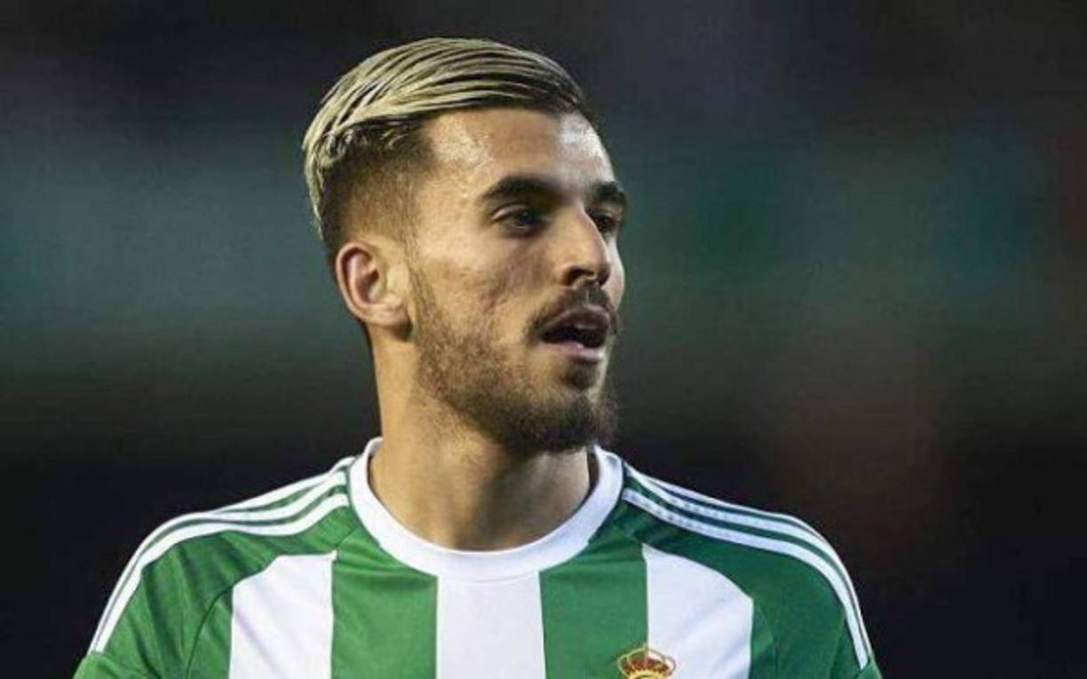 Dani Ceballos, volante español, se encuentra en Madrid para pasar el reconocimiento médico previo a su fichaje por el Real Madrid. El centrocampista del Betis firmará por seis temporadas, rechazó al Barcelona.