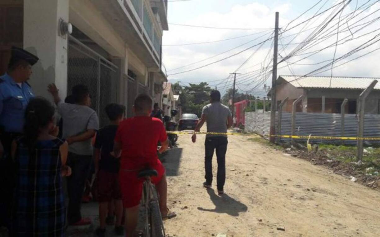 El dueño de una cuartería de la colonia Villa Ernestina fue asesinado a balazos en un pasaje de esa zona de San Pedro Sula, en el norte de Honduras. La víctima fue identificada como Mario Hernández Sabillón.
