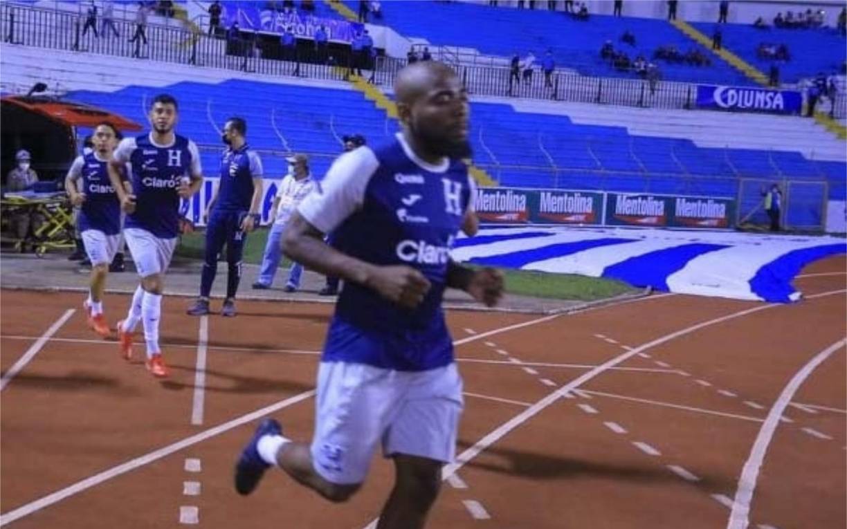 Cristopher Meléndez: Entró de cambio en el inicio de la segunda parte y la afición pide que sea el lateral derecho de Honduras para el choque ante Costa Rica.