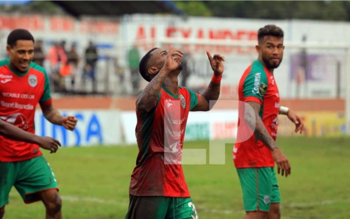 La celebración de Edwin Solani tras marcar el gol de la victoria del Marathón ante Honduras Progreso.