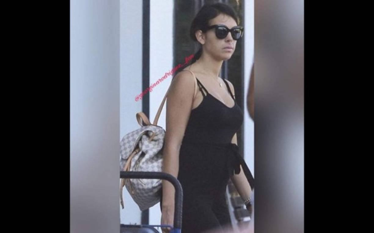 GRA339. MADRID, 22/10/2017.- El delantero portugués del Real Madrid Cristiano Ronaldo durante el partido de la novena jornada de Liga en Primera División que Real Madrid y Eibar juegan esta noche en el estadio Santiago Bernabéu, en Madrid. EFE/Rodrigo Jiménez