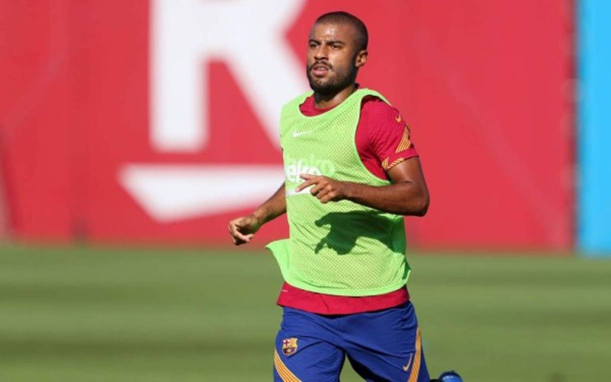 El barcelonista Rafinha ha despertado el interés del técnico del Leeds United, Marcelo Bielsa. Tras fichar a Rodrigo Moreno, el recién ascendido a la Premier busca reforzar su plantilla con el medio del Barça, según informa 'Sport'. El cuadro blaugrana pediría 16 millones de euros por la salida del canterano.