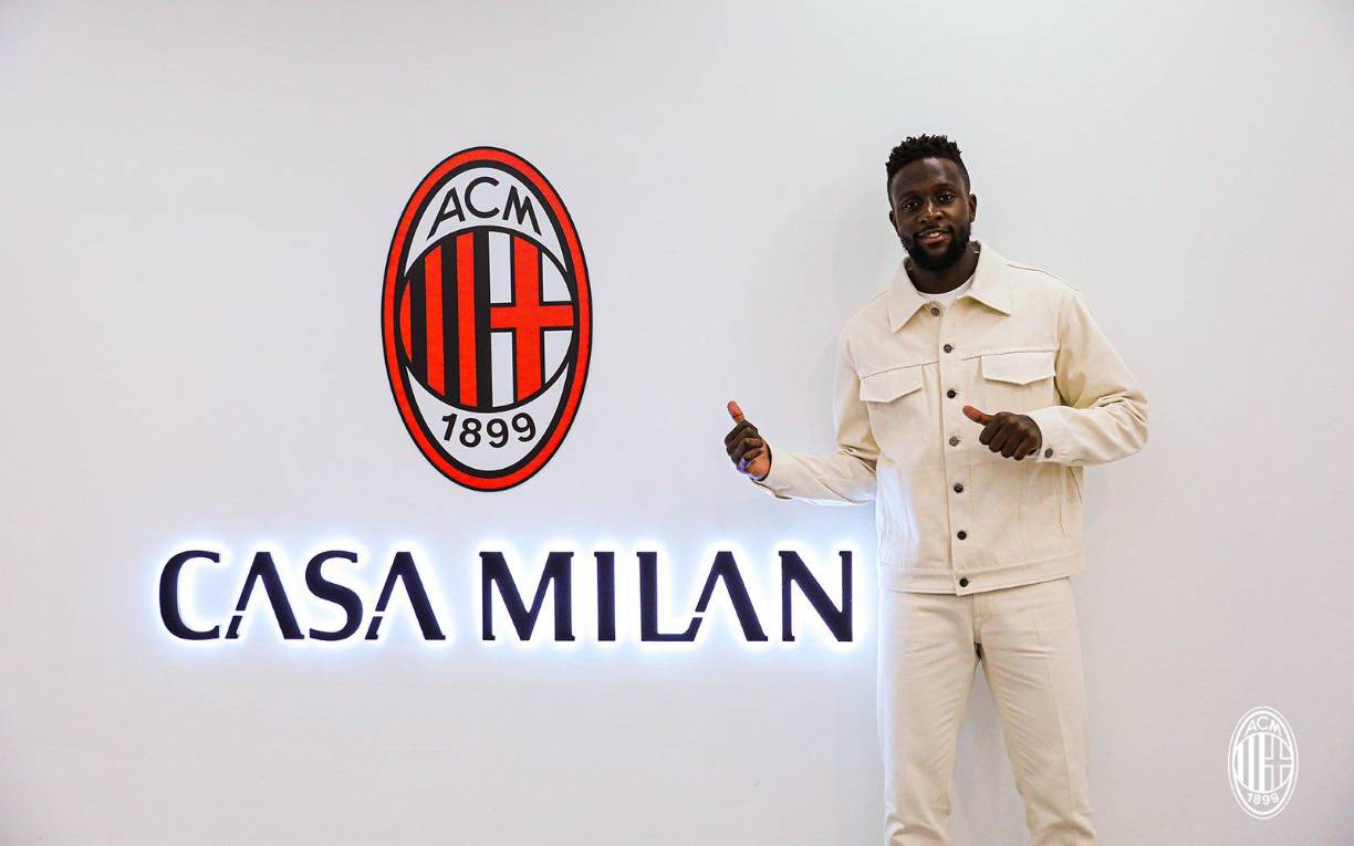 El campeón AC Milan anunció el fichaje de Divock Origi. Firma hasta 2026 y llega procedente del Liverpool.