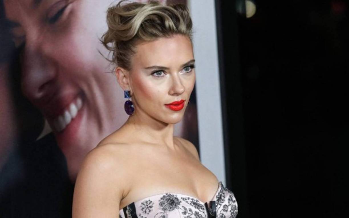 La actriz presentó la demanda en un tribunal de Los Ángeles (EE.UU.) y señaló que el acuerdo que había alcanzado con el gigante del entretenimiento garantizaba un estreno exclusivamente en cines y que su salario estaba basado en buena parte en los beneficios de taquilla de la película.