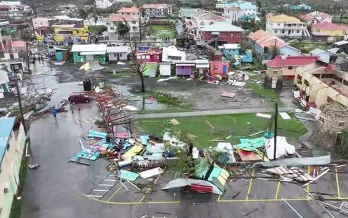 Edificios, casas y otras infraestructuras fueron arrasadas por el huracán Beryl, causando enormes daños económicos. 
