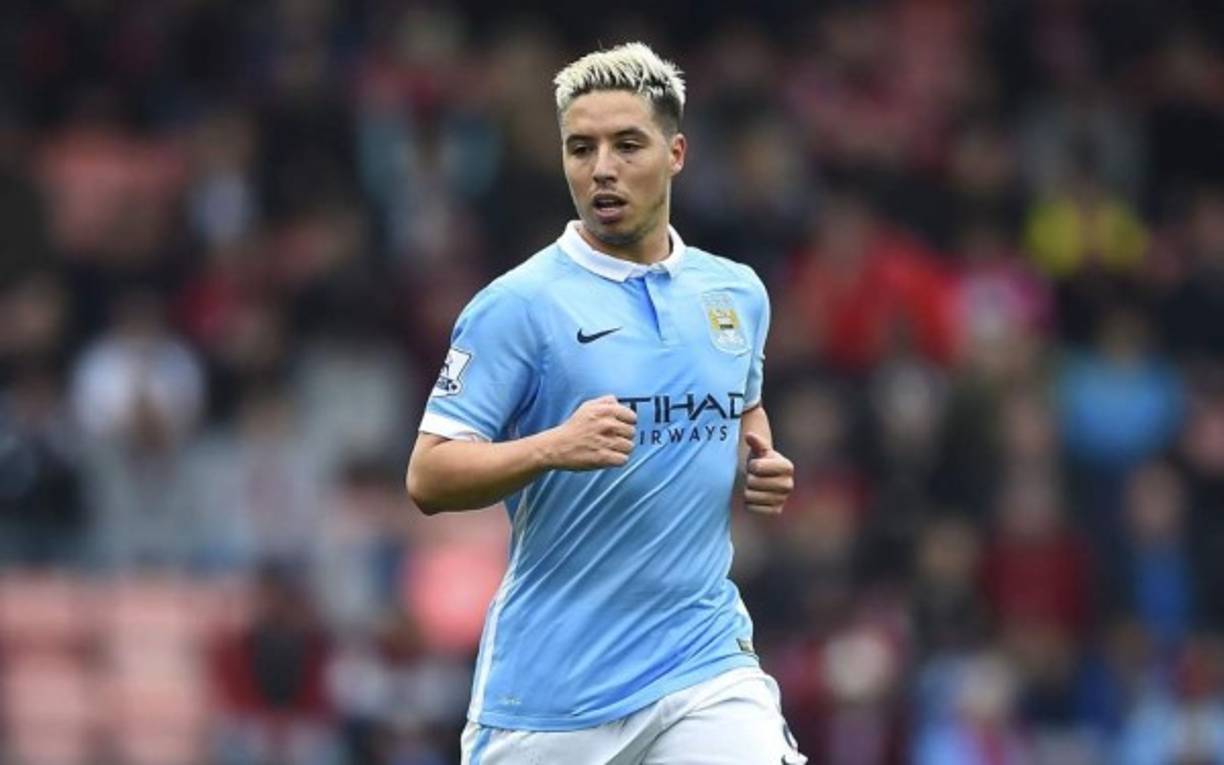 Samir Nasri (29 años) busca equipo. El inerior francés parece no tener hueco en el once de Pep Guardiola y el Manchester City ya habría entablado conversaciones con el Besiktas para traspasar al jugador en calidad de cedido con opción de compra. El Inter también estaría interesado en el internacional francés.