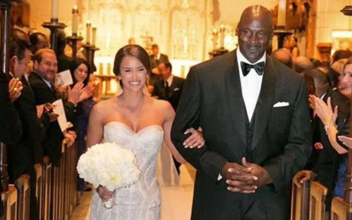 La boda fue un suceso pues Jordan no tuvo reparo en desembolsar alrededor de 10 millones de dólares cuando convirtió a la modelo cubana en su esposa.