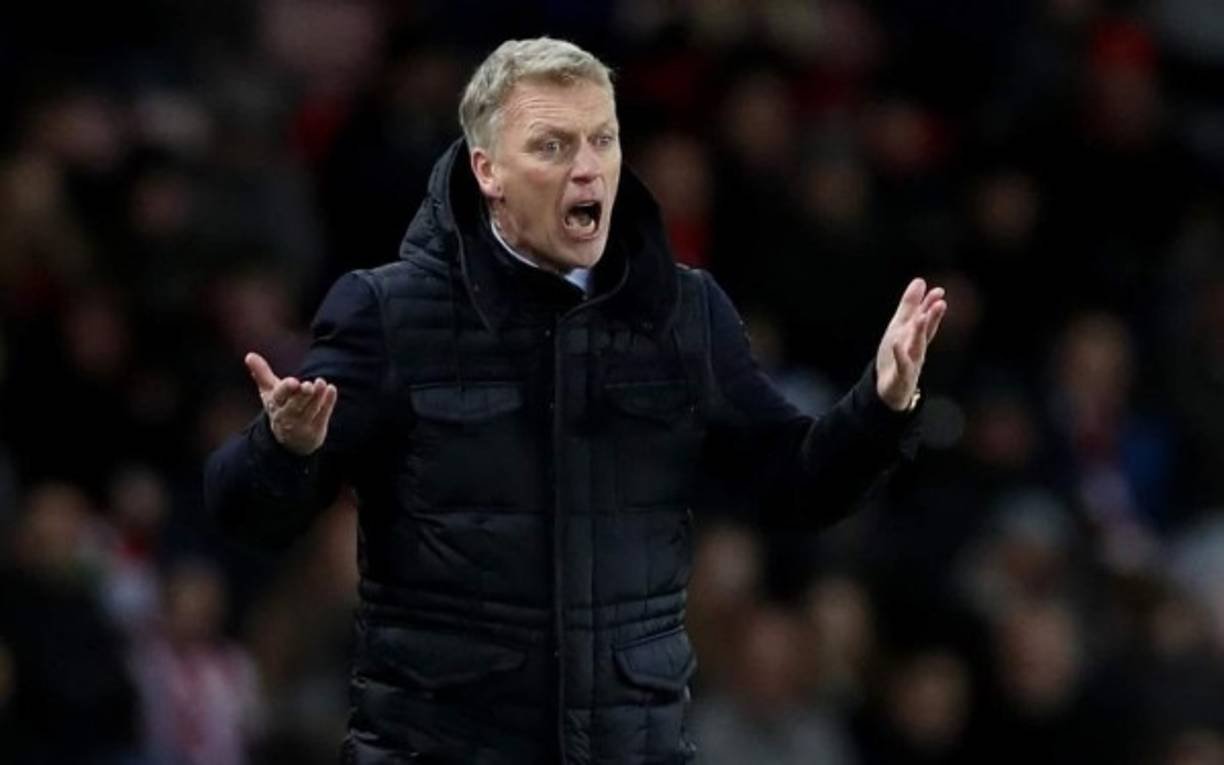 El escocés David Moyes ha confirmado que su intención es continuar la próxima temporada en el banquillo del Sunderland para intentar regresar cuanto antes a la Premier League. 'Tengo un contrato de cuatro años y la temporada que viene seré el entrenador del Sunderland', aseguró, confiado, el entrenador escocés. 'Sé lo que hay que hacer para volver a la Premier League y sé cuál es el plan a seguir para conseguirlo', añadió.