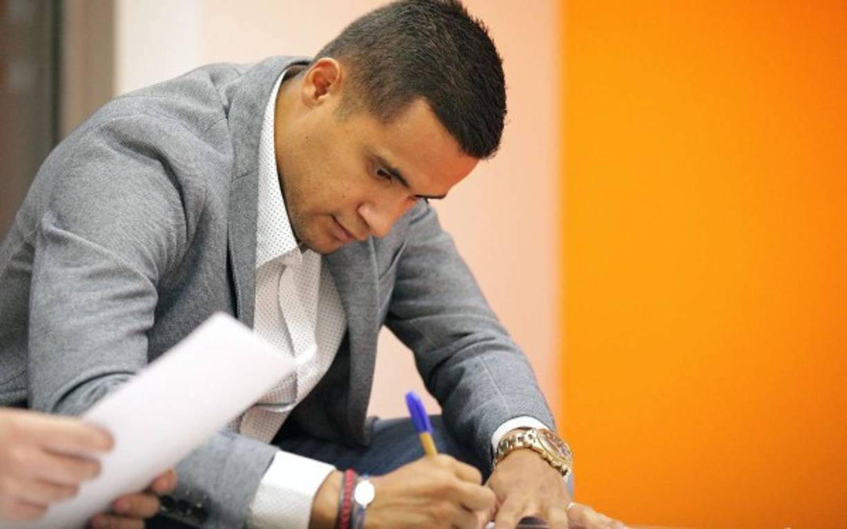 El delantero hondureño Roger Rojas se marchó en el pasado mes de agosto de la Liga Deportiva Alajuelense de Costa Rica rumbo a Azerbaiyán y en dicho país no ha podido pasarla bien como él deseaba.