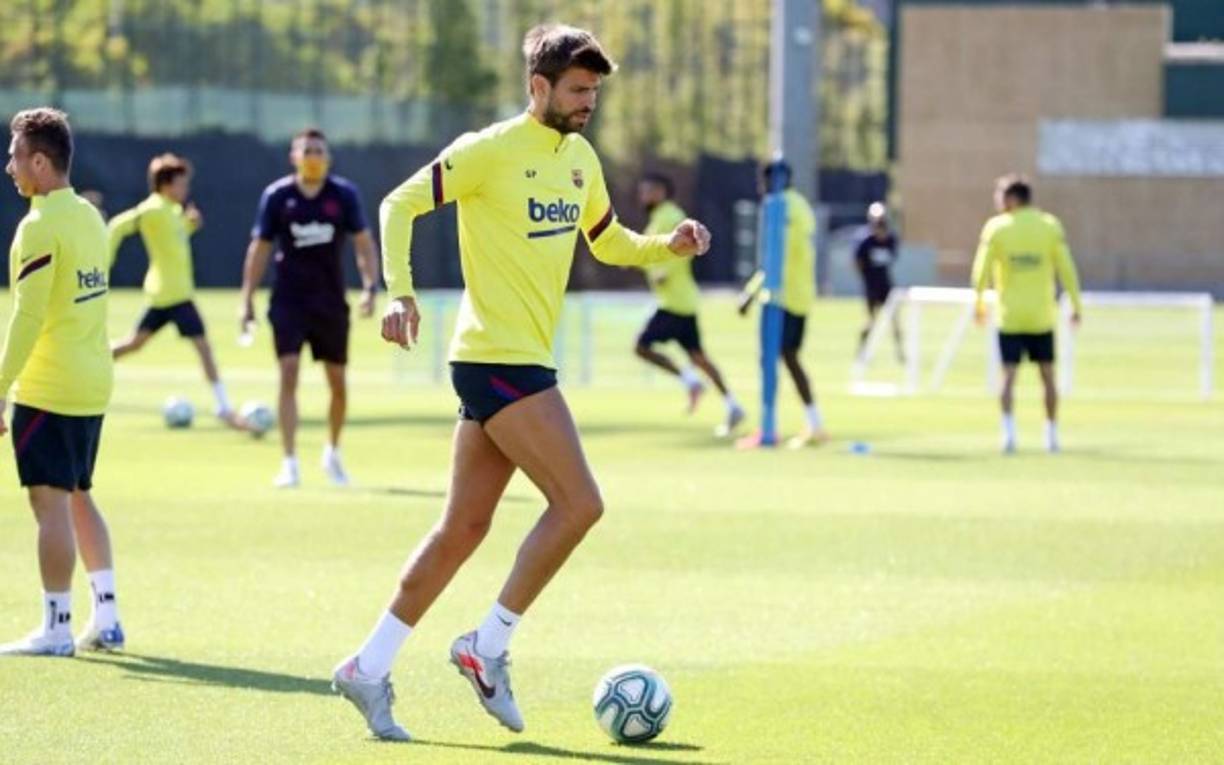 Gerard Piqué - En el eje central de la defensa tampoco hay dudas: el catalán jugará por la derecha.