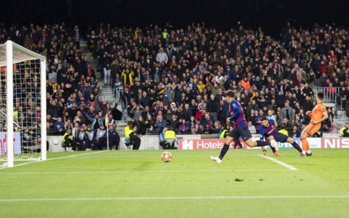 Luis Suárez asistió a Philippe Coutinho para que el brasileño marcara el 2-0.