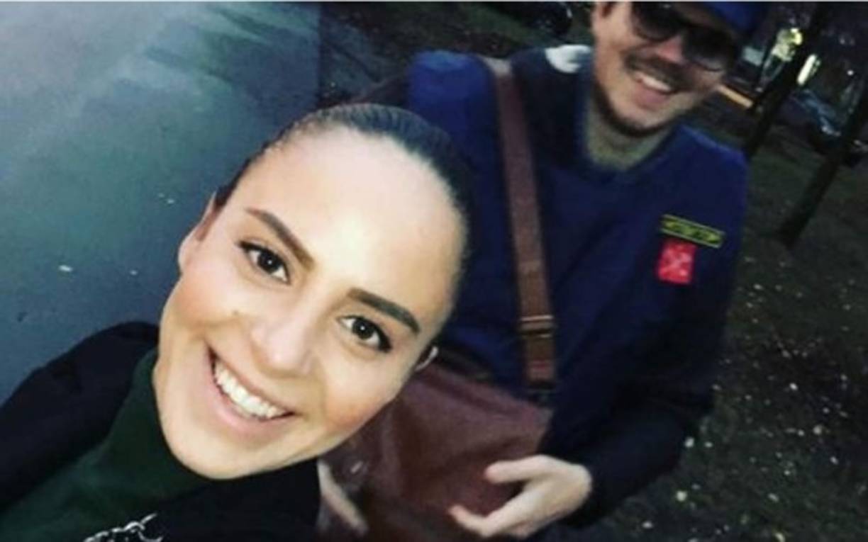 Nadie en la oficina sospechaba que tenía dos trabajos.