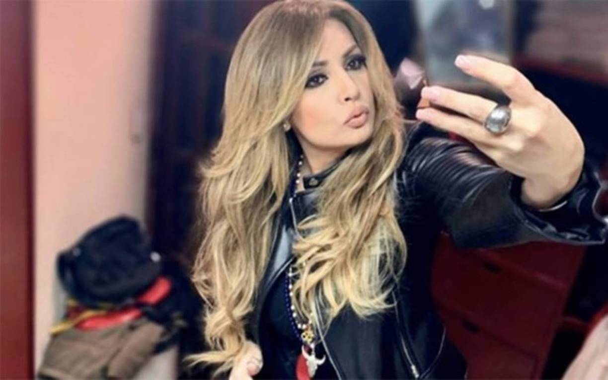 “Aseguró que Paty está mentalmente incapacitada, pues un tumor en la cabeza la hace perder la noción de lo que dice o hace y por eso no es capaz de tomar decisiones. A partir de esto, los médicos comenzaron a administrarle el medicamento a través del suero y le decían que no le ponían nada... de no haber sido así, ¡ya estaría muerta!”, agregó el informante.