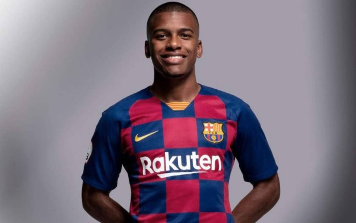 El FC Barcelona cederá en las próximas horas al hispano-ecuatoguineano Sergio Akieme al Almería. El carrilero zurdo llegó al Barça el curso pasado procedente del Rayo Vallecano, donde firmó una gran temporada. Ahora pone rumbo a la ciudad andaluza para seguir sumando experiencia.