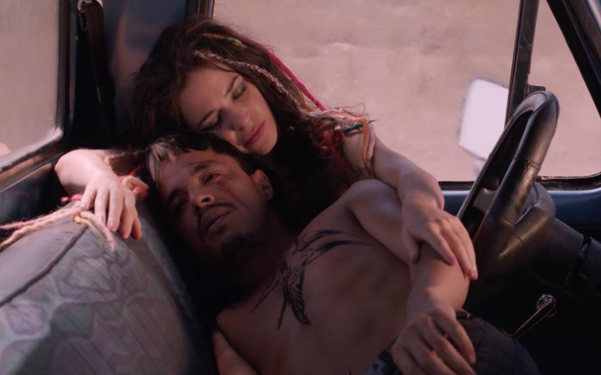 ‘Furias’ (Estreno) - Mientras busca vengar la muerte de su padre, una chica queda atrapada en la red de la Furia: la encargada de mantener la paz en el inframundo criminal de París. Ve todo lo que quieras. Los astros franceses Marina Foïs y Mathieu Kassovitz encienden este crudo drama sobre el inframundo criminal de París. La serie estrena el 1 de marzo. 