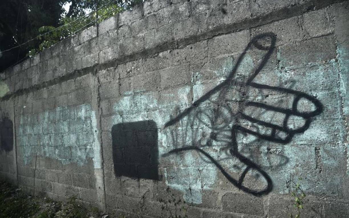 Los mareros tienen hasta cámaras instaladas y drones. “Sus ´banderas´ avisan cuando patrullamos”, dice la Policía. 