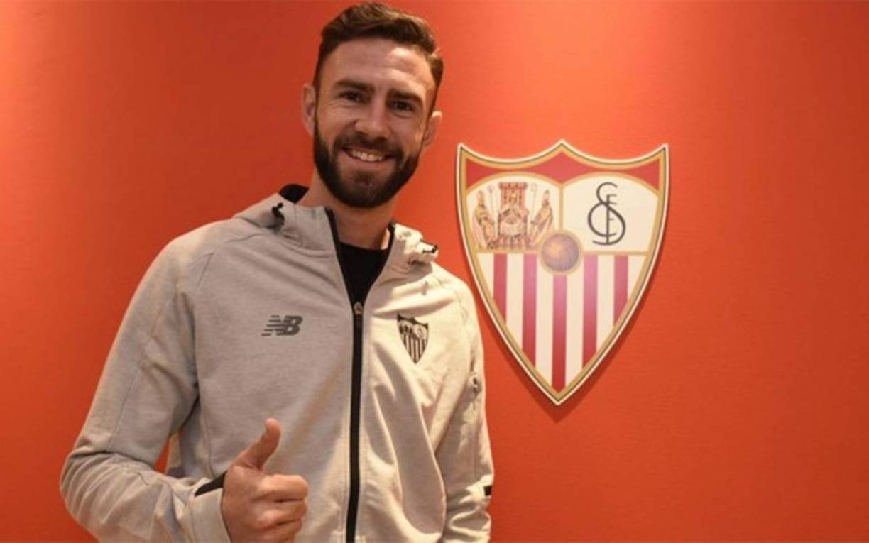 El Sevilla no ejercerá la opción de compra por Miguel Layún. Los hispalenses no pagarán los seis millones de euros por el lateral mexicano, que pertenece al Porto.
