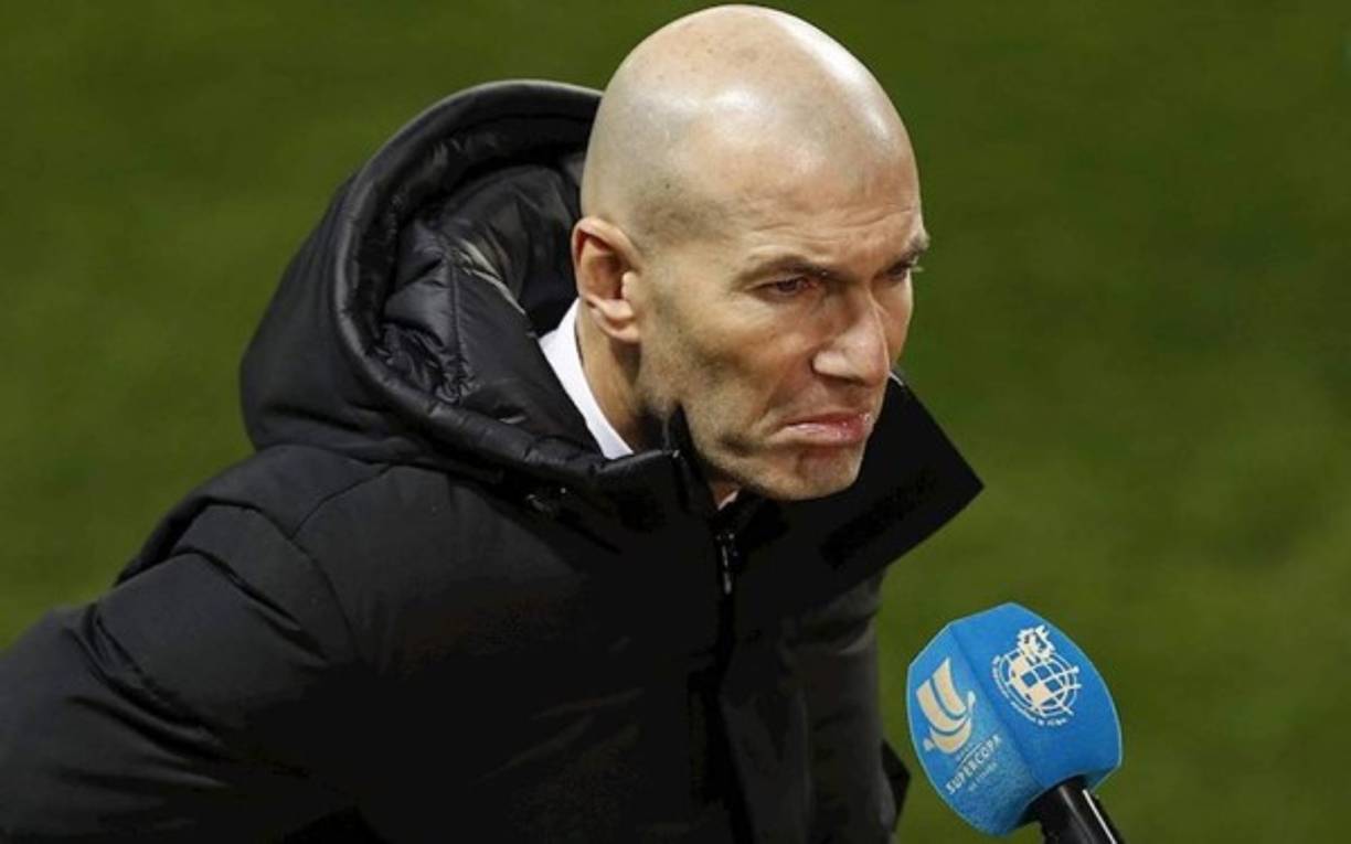Según el diario 'L'Equipe', Zinedine Zidane sigue priorizando como siguiente paso para su carrera dirigir a la Selección de Francia. Precisamente por eso, no tiene pensado volvera los banquillos para dirigir un nuevo equipo antes del Mundial de Qatar, de finales de 2022. Para esa fecha, concluirá el contrato de Didier Deschamps.<br/><br/>Foto - EFE
