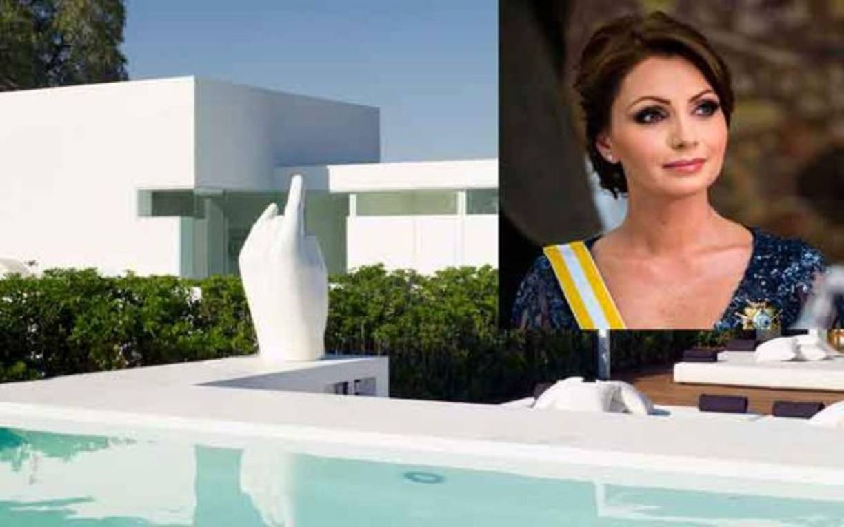 La denominada Casa Blanca fue el segundo escándalo que puso a Peña Nieto en el ojo del huracán. La mansión valorada en 7 millones de dólares levantó sospechas sobre un posible conflicto de intereses en el Gobierno de Peña.