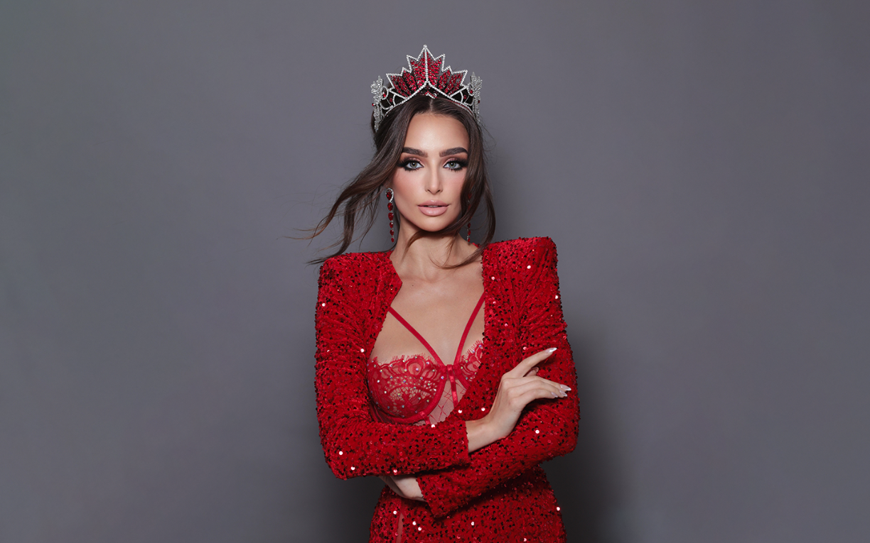 Aunque siempre estará ocupada viajando, Miss Universo asiste a varios eventos, incluidos desfiles de moda. Pueden acceder a fiestas exclusivas, como entregas de premios después de fiestas, proyecciones de películas y más.