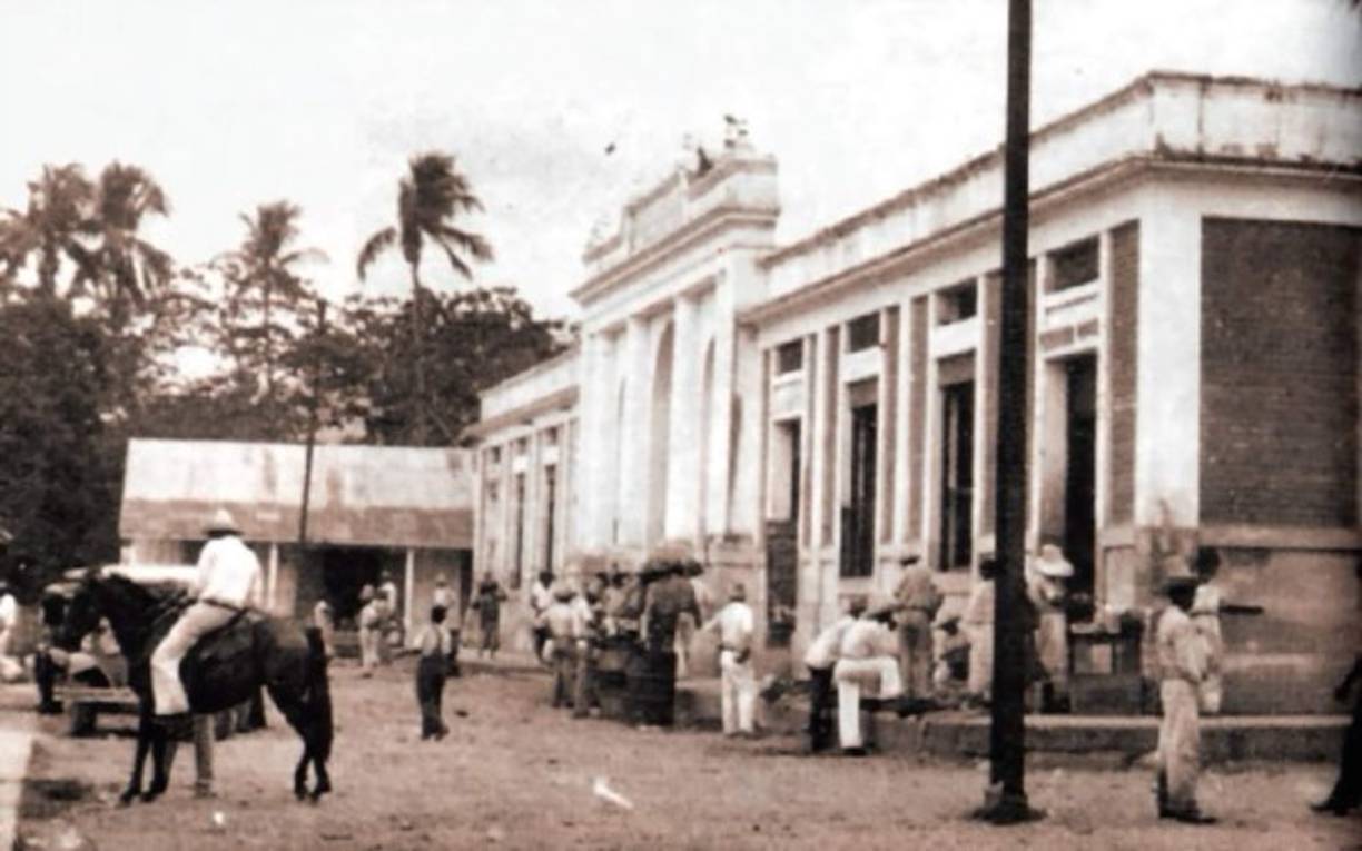 El crecimiento de la ciudad también trajo consigo la organización de mercados como El Central. Hoy la ciudad tiene otros como el Dandy, Medina-Concepción, Rapidito, Barandillas y Guamilito.