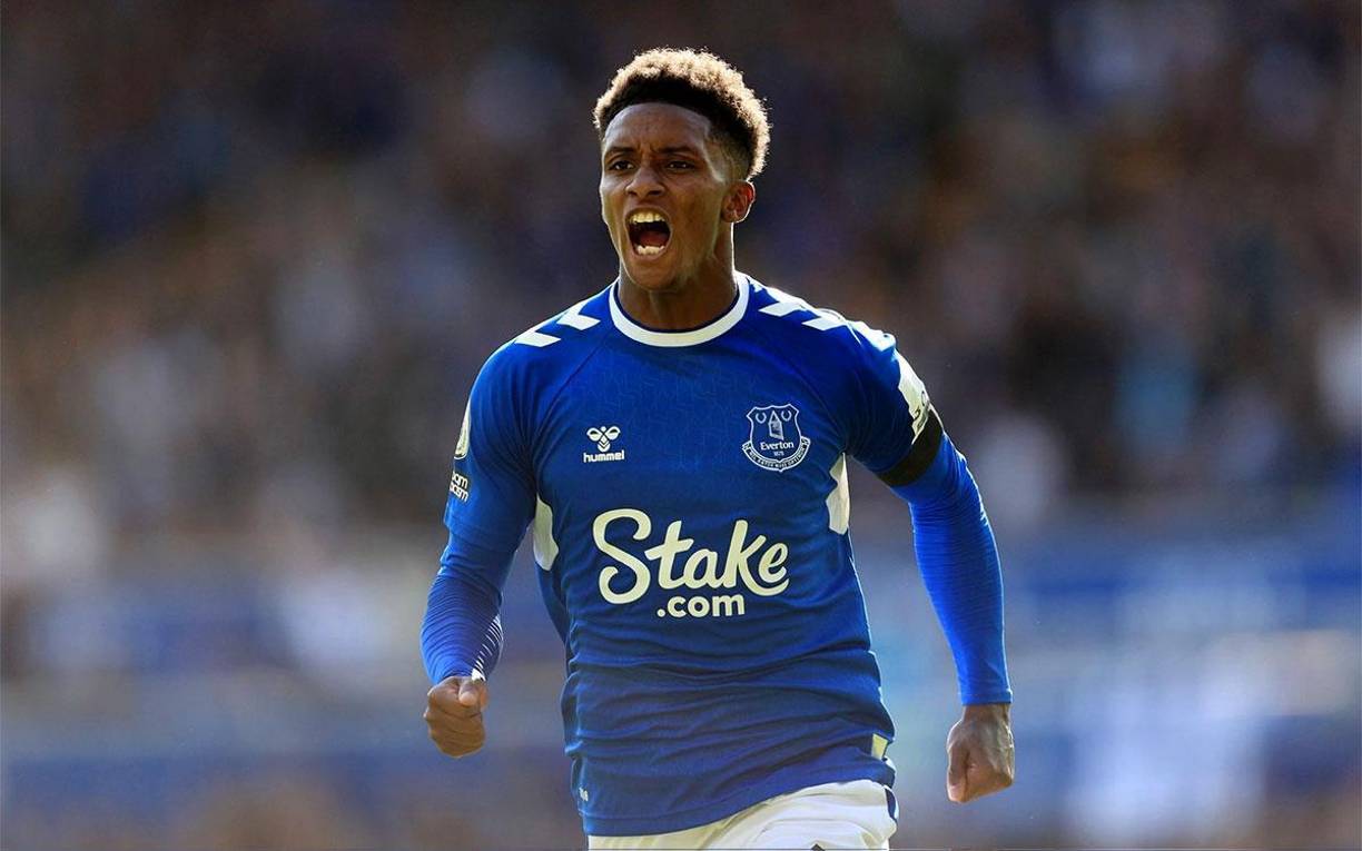 Demaria Grey, extremo del Everton de la Premier League. Fue figura con Jamaica en la pasada Copa Oro.