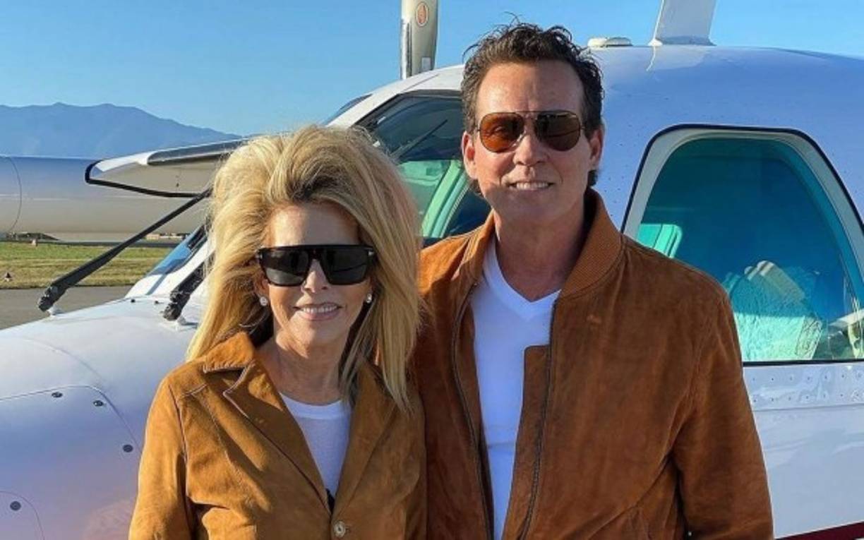 Además del matrimonio Lara, los otros ocupantes de la aeronave eran Jennifer J. Martin, David L. Martin, Jessica Walters, Jonathan Walters y Brandon Hannah, señaló el grupo de bomberos y rescate, y apuntó que se presumía que 'todos' habían fallecido.