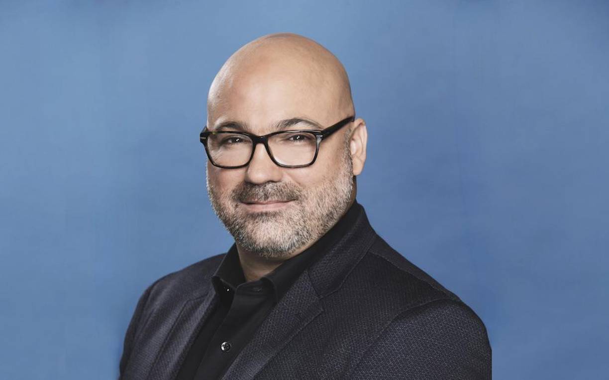 ¿Quiénes más salieron de Univisión? En una misiva firmada por Daniel Alegría, el nuevo CEO de TelevisaUnivision, también se informó que uno de sus ejecutivos más reconocidos, Jesús Lara, también había dejado la empresa, tras encabezar con éxito desde 2017 la transición de Univision Radio hacia formatos de streaming dentro de la marca Uforia, y el desarrollo de nuevos mercados a través de una plataforma de podcasts.