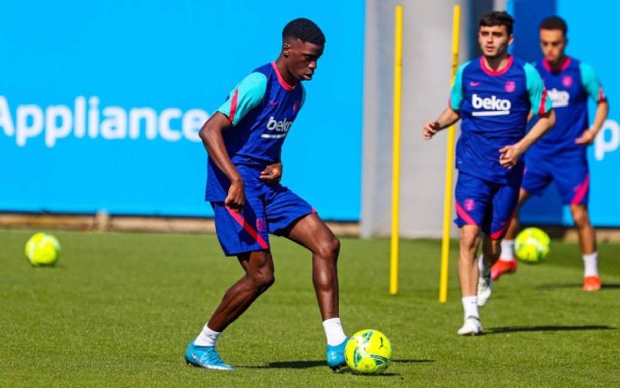 Ilaix Moriba: El joven mediocampista de 18 años de edad aparece en la lista de los intransferibles del Barcelona. Foto Facebook Barcelona.