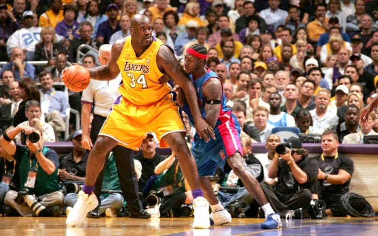 Shaquille O’Neal. “Shaq Attack” como se lo conocía en sus tiempos de pivot de la NBA, tanto en Orlando Magic como en Los Angeles Lakers, fue uno de los mejores jugadores en la década de los 90, aunque solo pudo ser campeón en el equipo angelino.