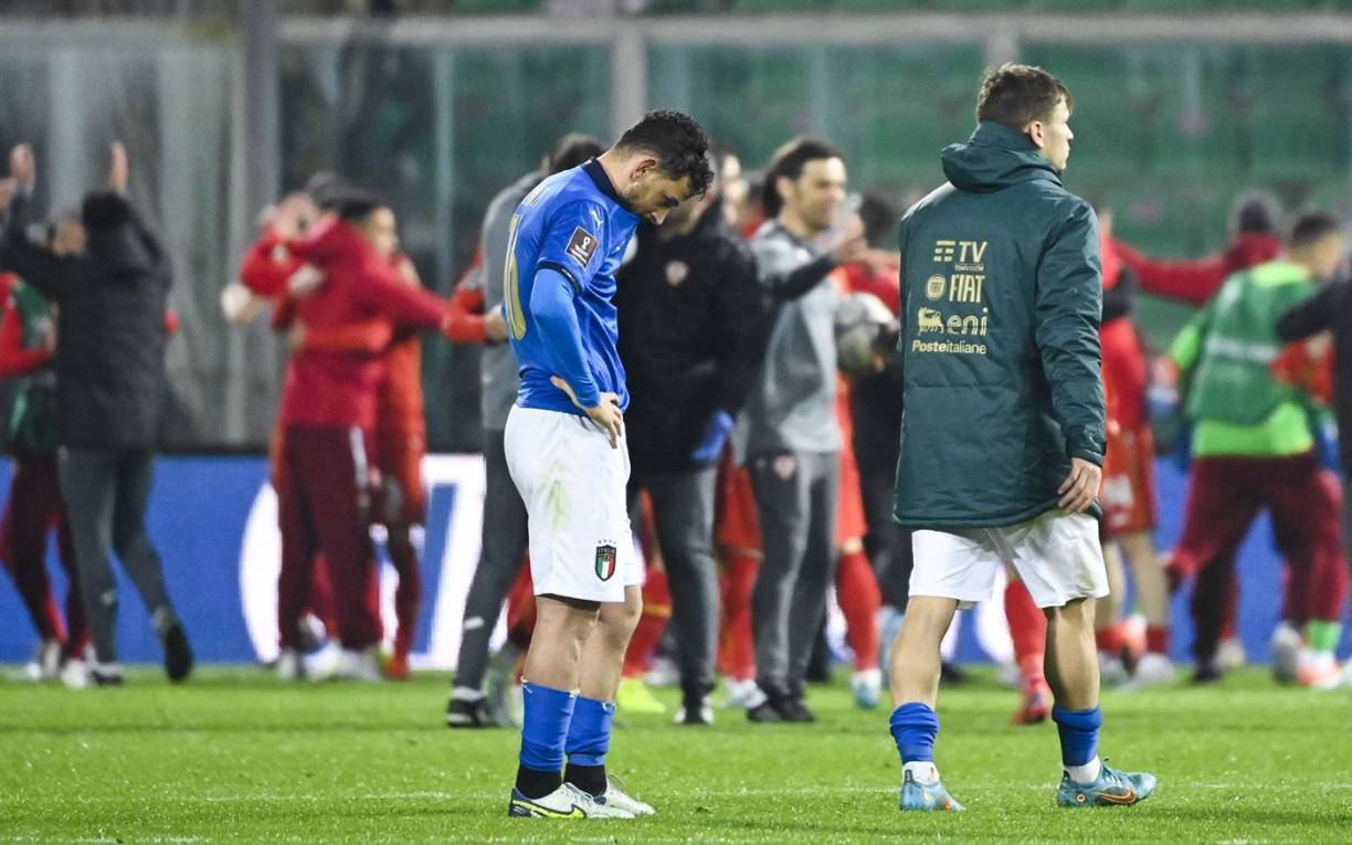 La tristeza de Alessandro Florenzi mientras los macedonios celebraban la proeza.