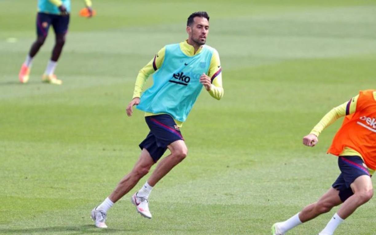Sergio Busquets - En el centro del campo, el español volverá a ser el ancla del juego, ese mediocentro táctico que juega por delante de la defensa.