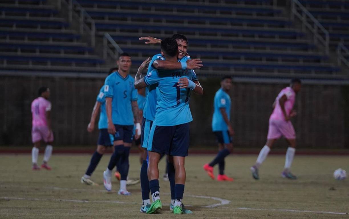 Luis Vega se reinvindió del penal que cometió y anotó el cuarto gol de Honduras en Bermudas.