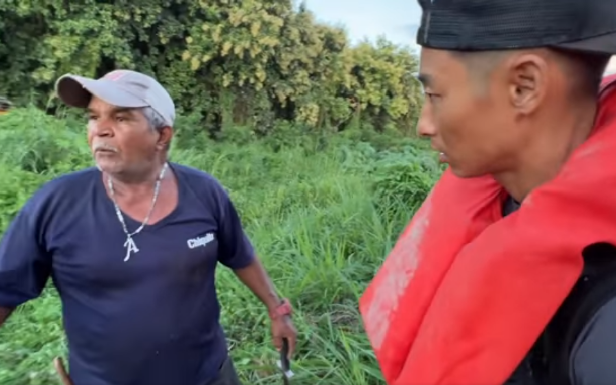 en sus redes contó la experiencia que vivió mientras esperaba ser rescatado de una zona inundada.