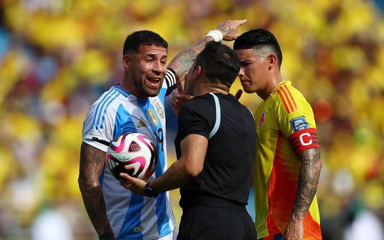 El reclamo de los argentinos no se hizo esperar tras la decisión del árbitro.