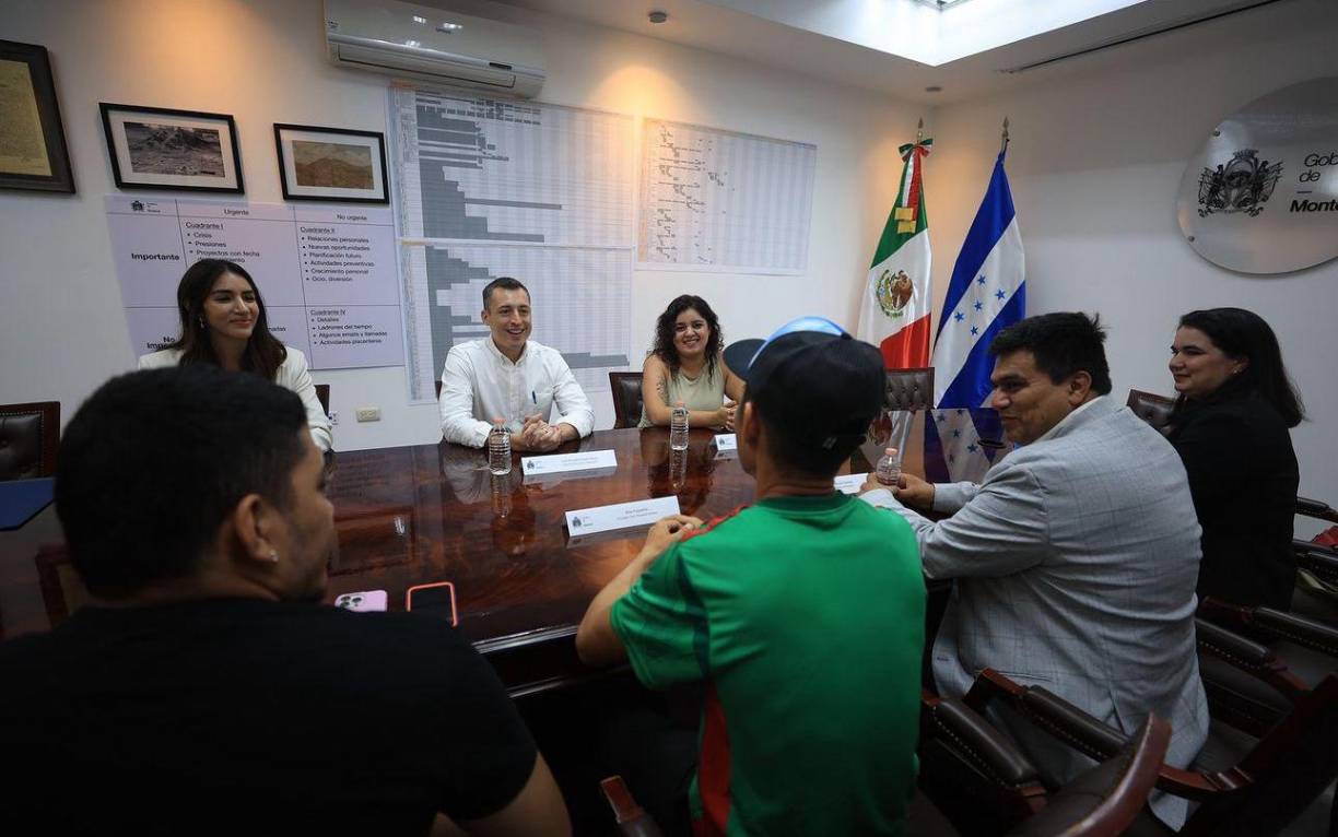 En el reconocimiento a Shin Fujiyama se lee: “El Gobierno de la ciudad de Monterrey, otorga el presente reconocimiento a Shin Fujiyama por su gran compromiso con la educación y las infancias en Honduras. Su contribución es vital para la mejora de las condiciones en comunidades vulnerables”.