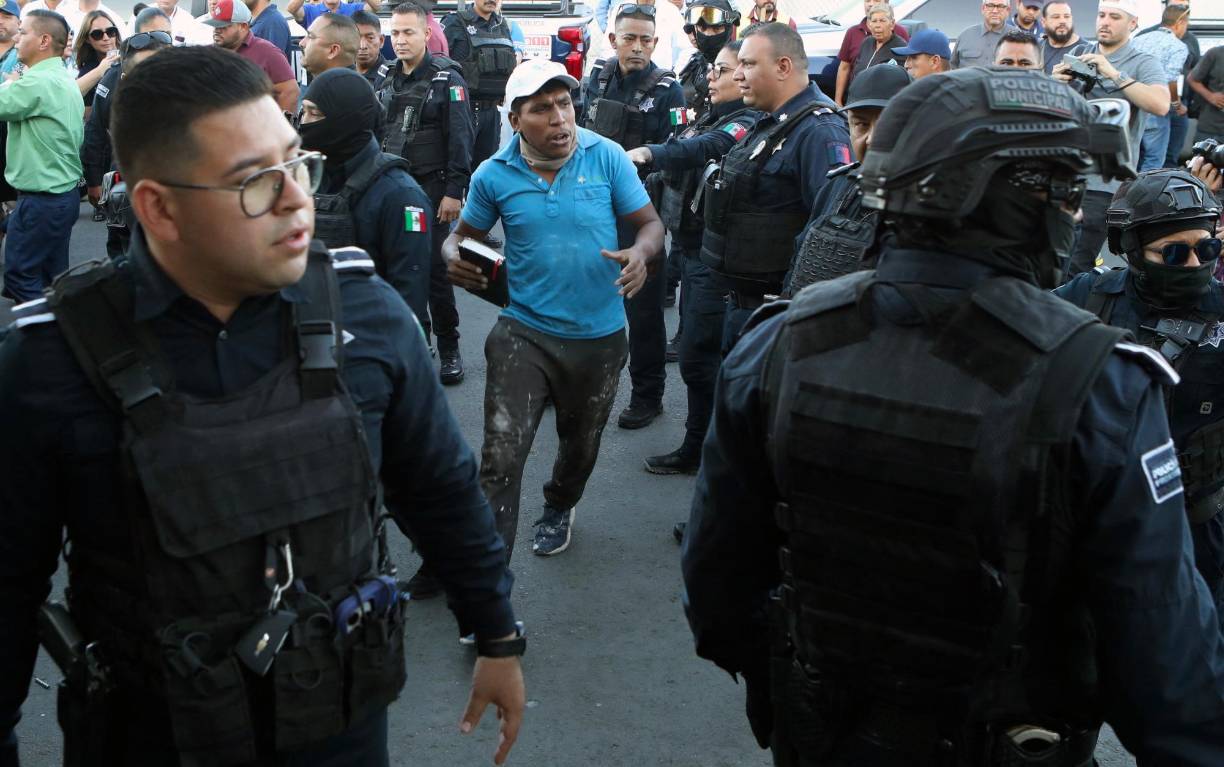 “Estamos teniendo un acompañamiento del Instituto Nacional de Migración (INM) en el que se está adecuando un espacio, el cual tiene todas las comodidades que se puedan generar: aire acondicionado, extintores, está con electrificación, baños”, expuso en declaraciones a EFE el secretario del ayuntamiento de la norteña ciudad, Héctor Ortiz.