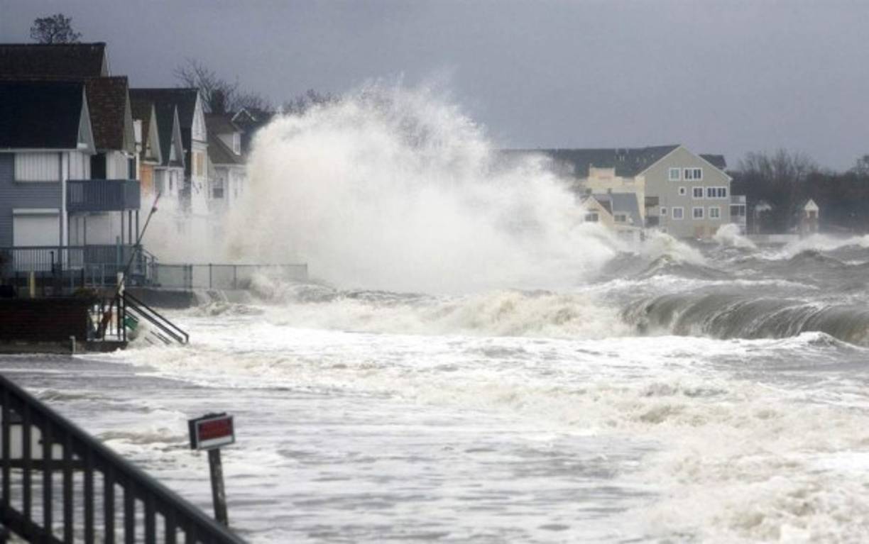 El huracán 'Patricia', que se adentra desde el Pacífico hacia México está considerado como el más fuerte de la historia de ese país. Estos son los ciclones más devastadores desde 1990, tanto en la costa del Pacífico como en el Caribe.