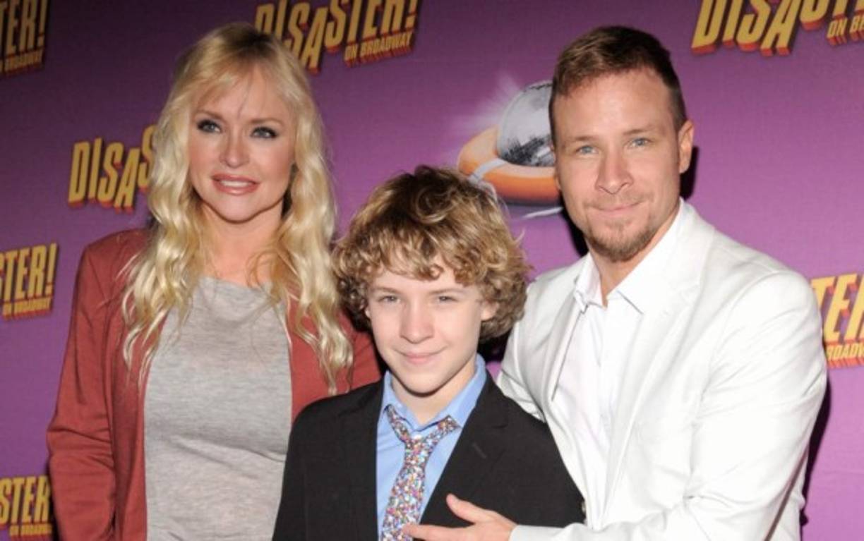 En 1997, Brian conocería a su futura esposa, Leigh Anne Wallace, mientras trabajaba en la filmación del video de Backstreet Boys 'As Long As You Love Me'. <br/><br/>Los dos se casaron en Atlanta, en septiembre de 2000, y ambos son cristianos evangélicos dedicados. <br/><br/>En 2002, se convirtieron en los orgullosos padres de un hijo llamado Baylee Littrell, que se convertiría en un actor de Broadway, haciendo su debut en una producción de 'Disaster!' En la ciudad de Nueva York.<br/>