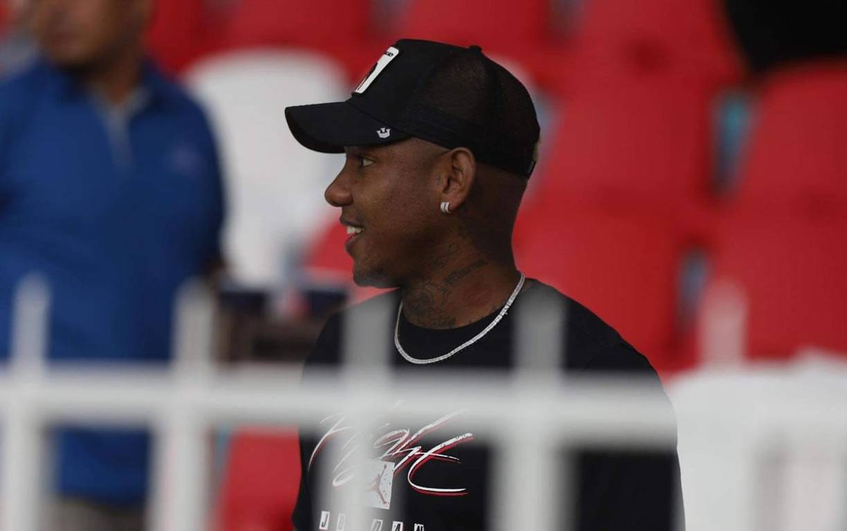 Romell Quioto estuvo en el estadio Nacional Chelato Uclés, días después de ser apartado de la Selecciónd e Honduras por indiciplina.