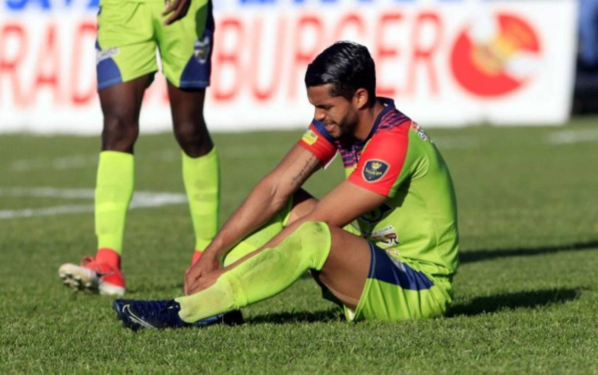 El defensa Nelson Muñoz, capitán del descendido Real de Minas, es pretendido por los Lobos de la UPN a petición de su exentrenador Raúl Cáceres.