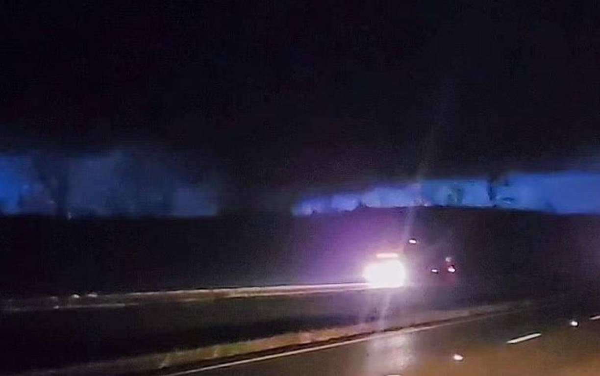 Esta mañana continuaban las lluvias y tormentas en una zona que se extiende desde la costa del Golfo de México hasta Carolina del Sur y Carolina del Norte, con advertencias de vendavales y posibles tornados.