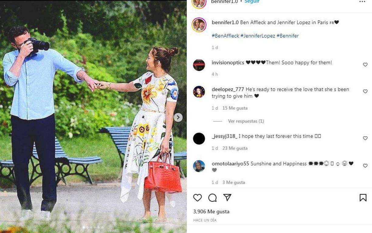 La pareja no ha sido tímida a la hora de expresar su amor durante su viaje. Los artistas han sido fotografiados abrazándose y besándose cerca del Palacio del Elíseo, así como en el lujoso restaurante parisino, Le Matignon, donde también han estado acompañados por algunos de sus hijos.