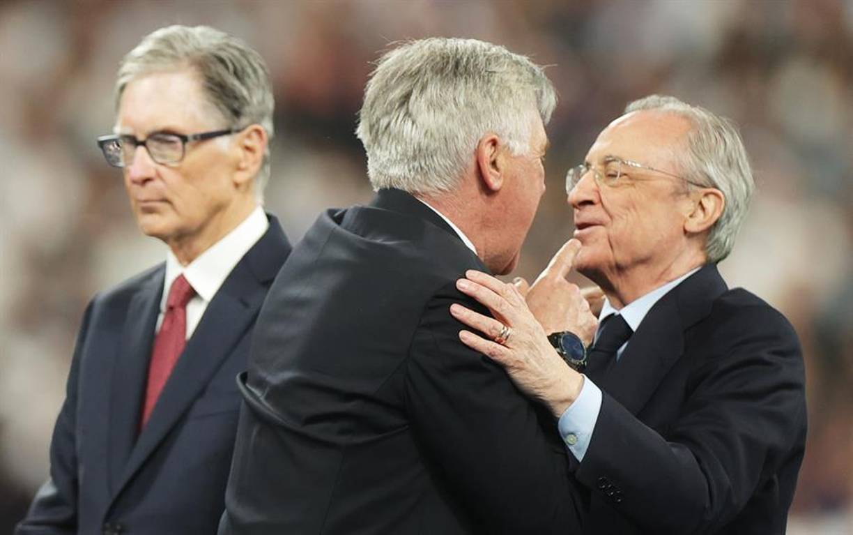 El presidente del Real Madrid Florentino Pérez confirmó en una reunión mantenida con Carlo Ancelotti el viernes, que cumplirá el año de contrato que tiene firmado y será el entrenador la próxima temporada, según hizo público el propio técnico italiano que, de esta manera, renuncia al cargo de seleccionador de Brasil.