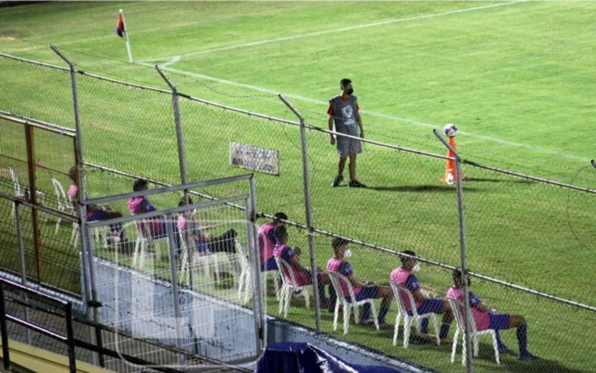 Lo mismo ocurrió con los suplentes de los Lobos de la UPN.