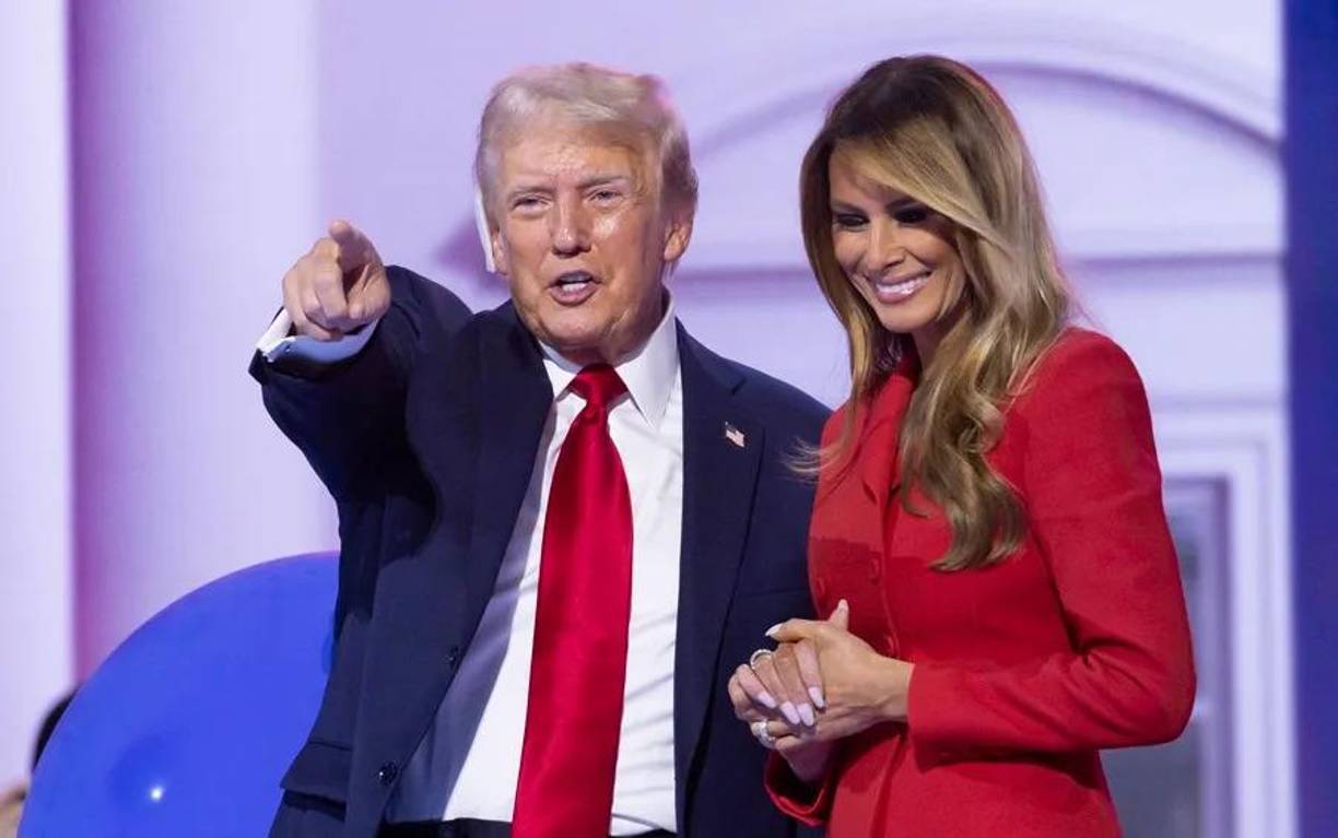 Melania Trump: La exmodelo eslovena, esposa de Trump, dijo estar emocionada por volver a la Casa Blanca y “servir al país” como primera dama. Conocida por su carácter privado y su elegancia, Melania lanzó un libro de memorias y a finales de este año protagonizará un documental de Amazon.