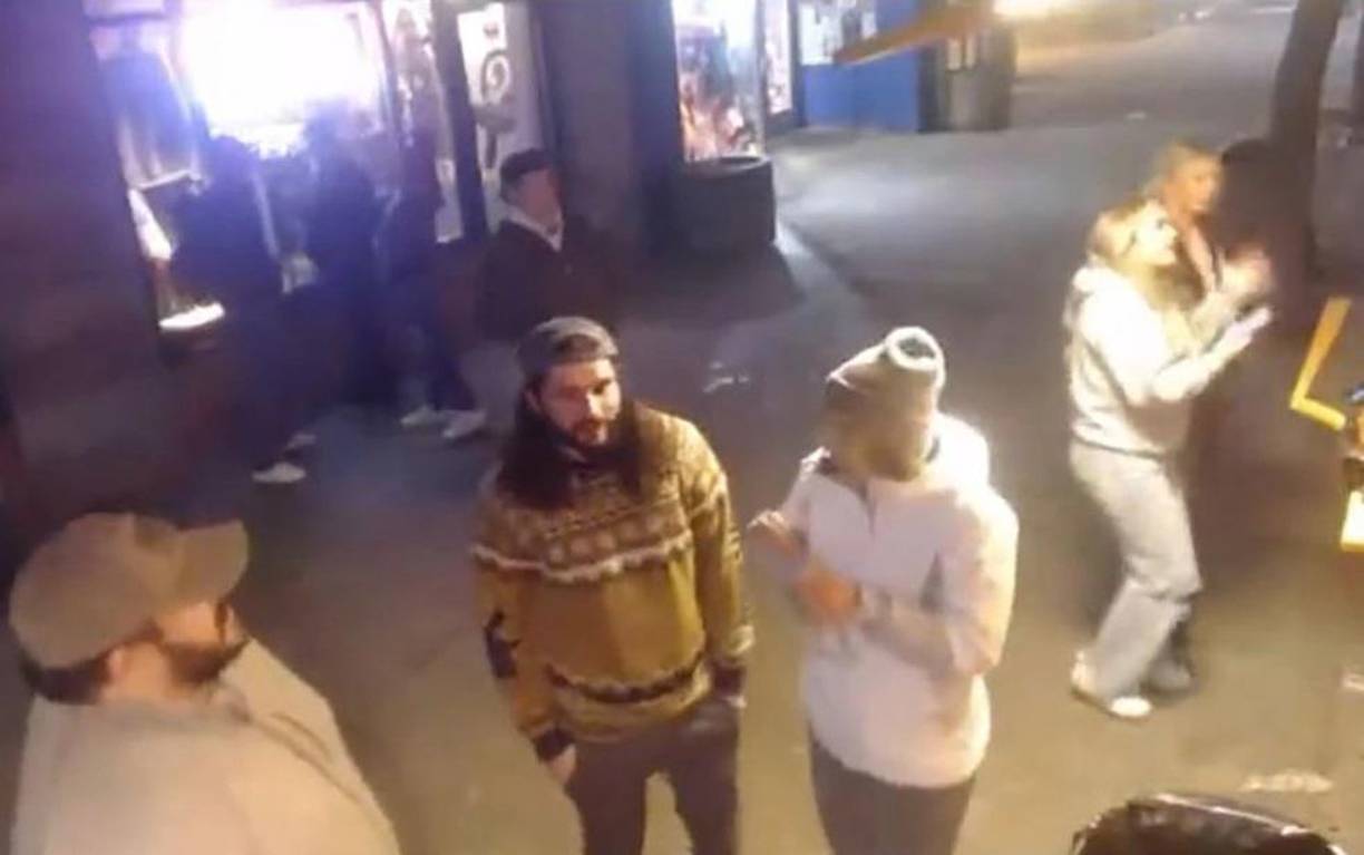 El capitán de policía<b> </b>Anthony Dahlinger dijo a medios locales que los oficiales estaban buscando a un sospechoso tras revisar las últimas imágenes captadas de los estudiantes en la ciudad.