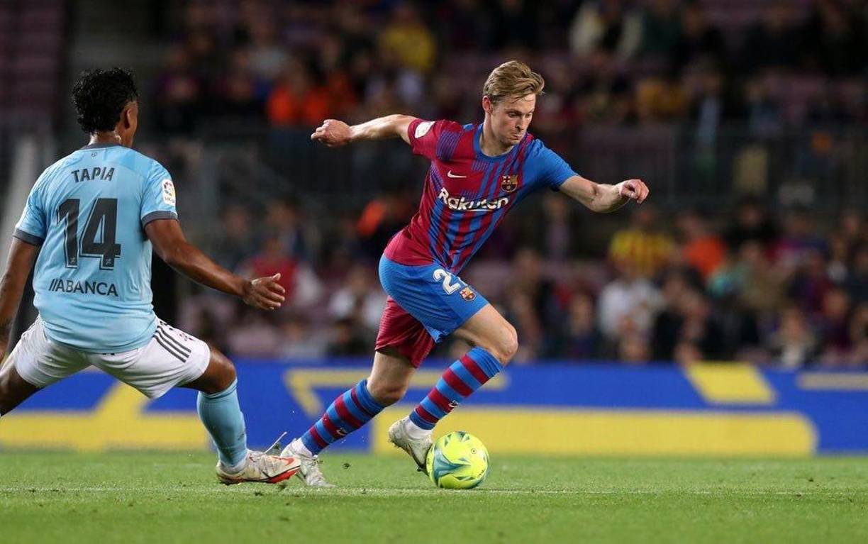 De acuerdo con el diario galo, ‘ Le Parisien’, Kylian Mbappé le ha pedido al PSG el fichaje del centrocampista neerlandés Frenkie de Jong. El Barça tasa a Frenkie por un mínimo de 80 millones de euros.