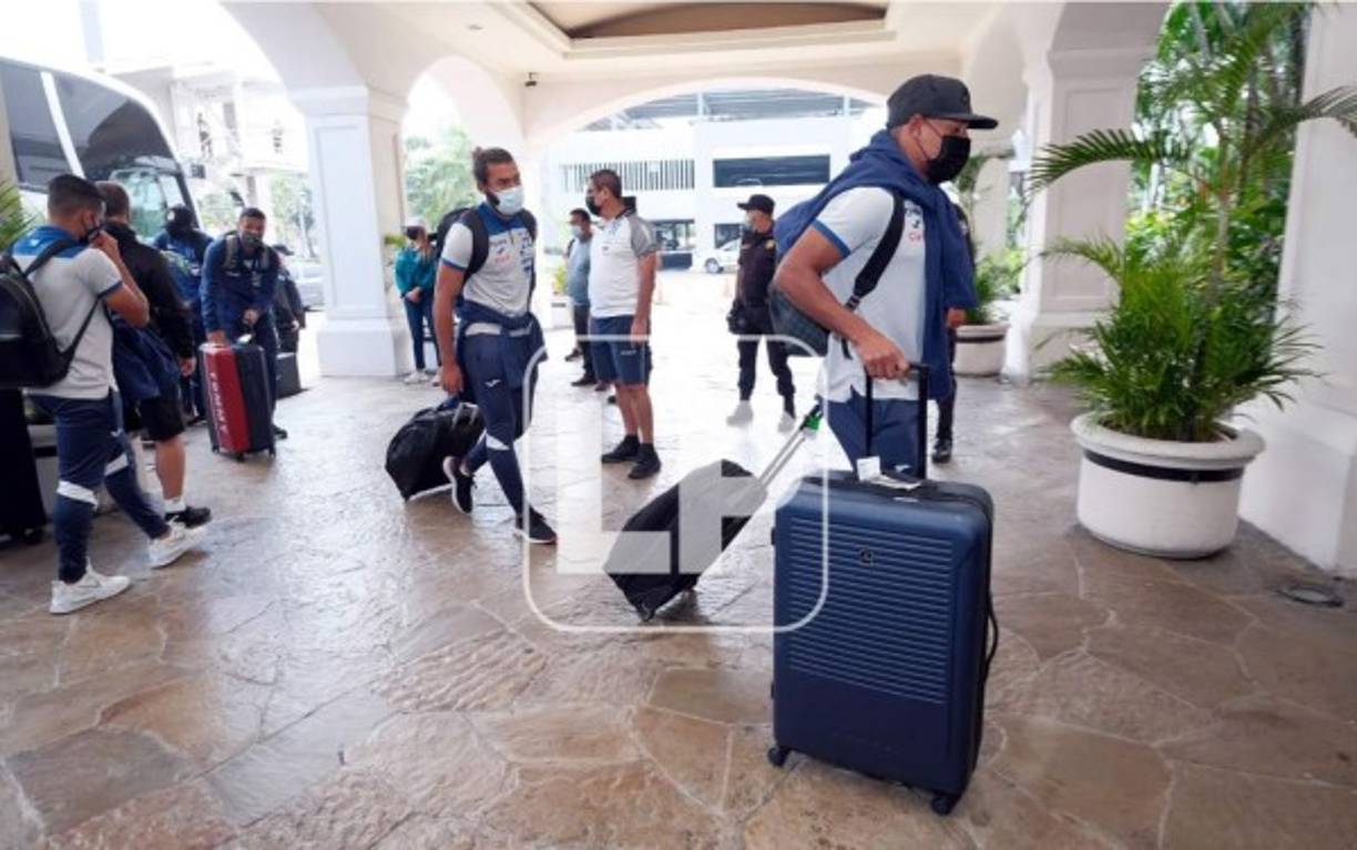 Fabián Coito para este duelo le daría descanso a algunos futbolistas que estuvieron en el encuentro ante Canadá, pues no los quiere cargar físicamente a todo el grupo ya que todavía falta el compromiso del miércoles frente a Estados Unidos en San Pedro Sula.