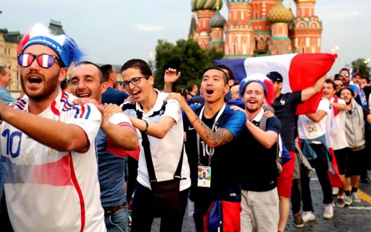 Los franceses han invadido Rusia confiando en que su equipo sea campeón del mundo.